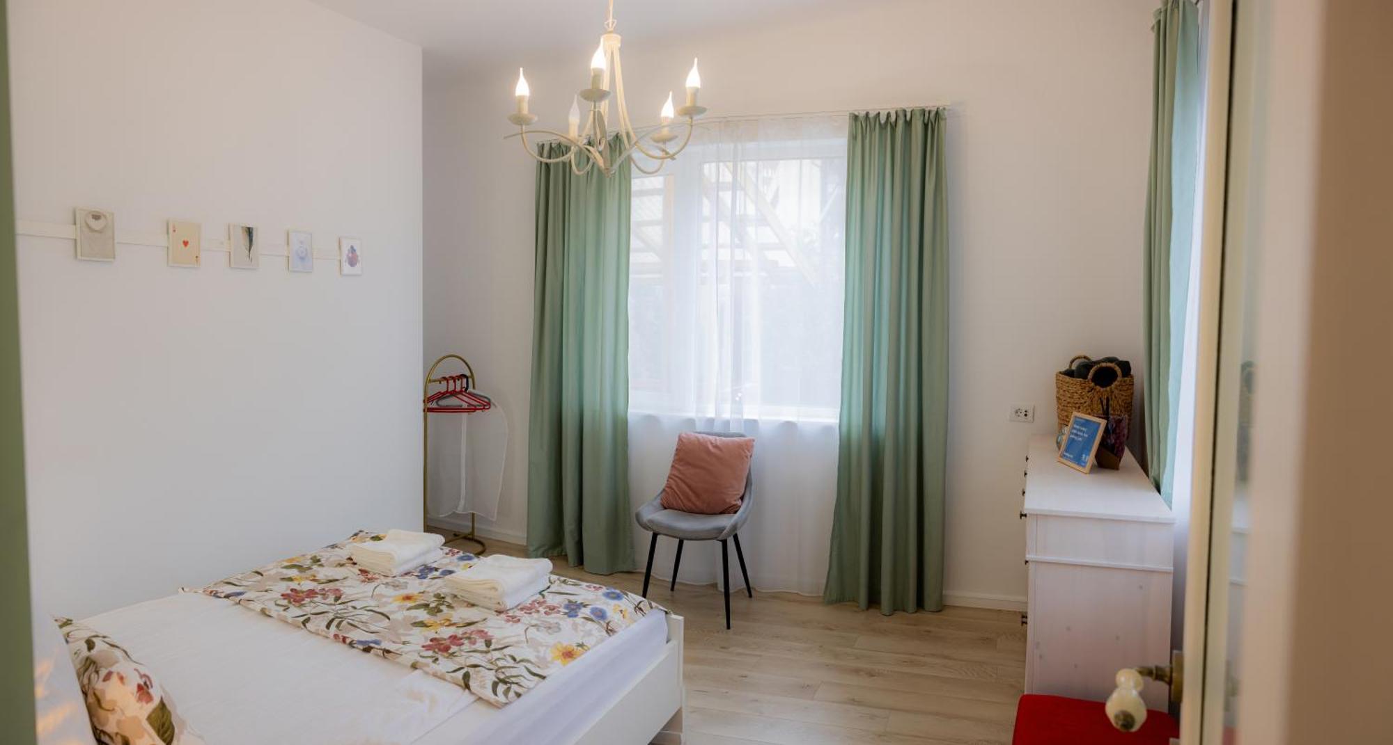 Homey Luxury- Entire House, Free Parking, Yard Cluj-Napoca Exterior foto