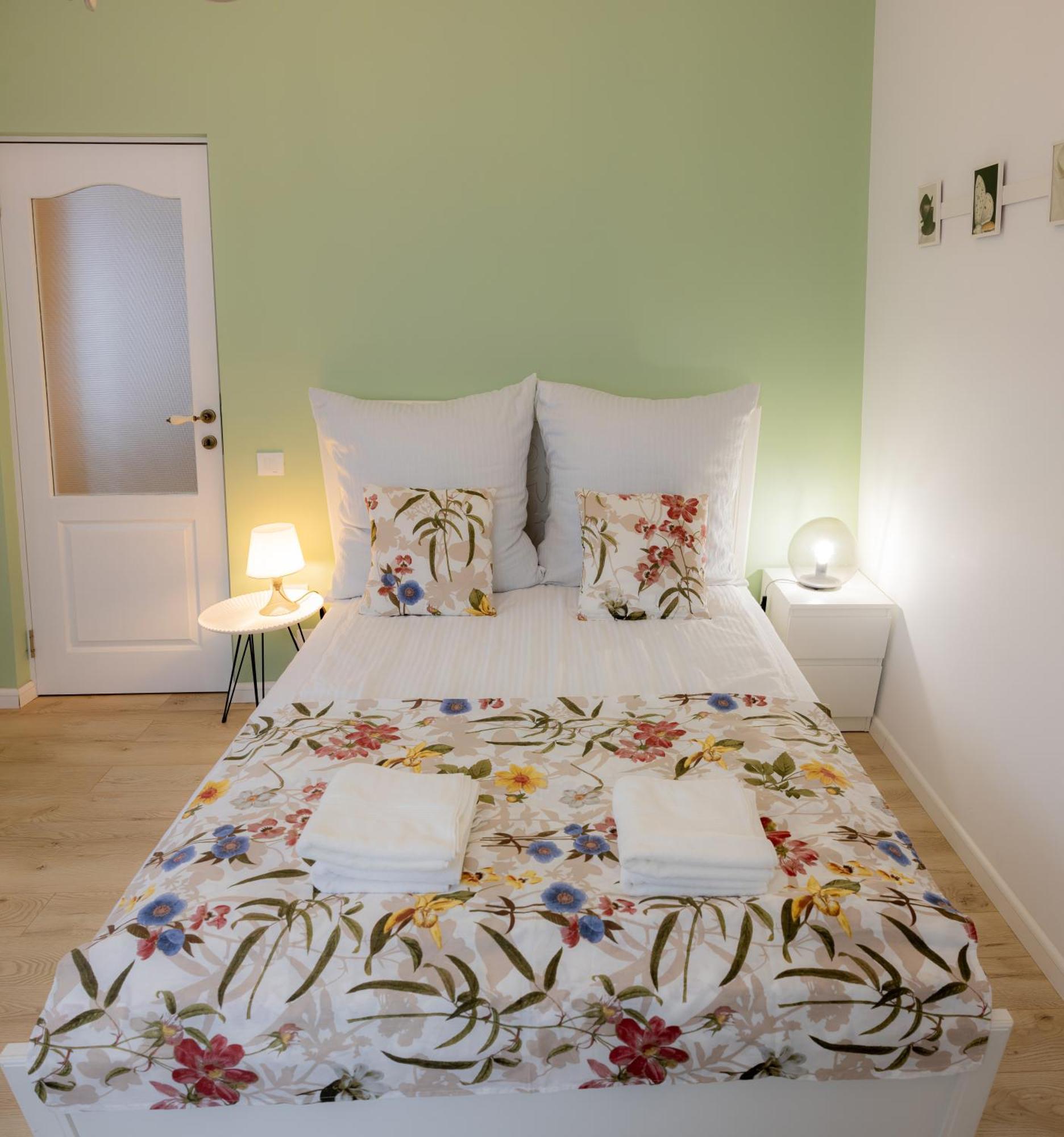 Homey Luxury- Entire House, Free Parking, Yard Cluj-Napoca Exterior foto